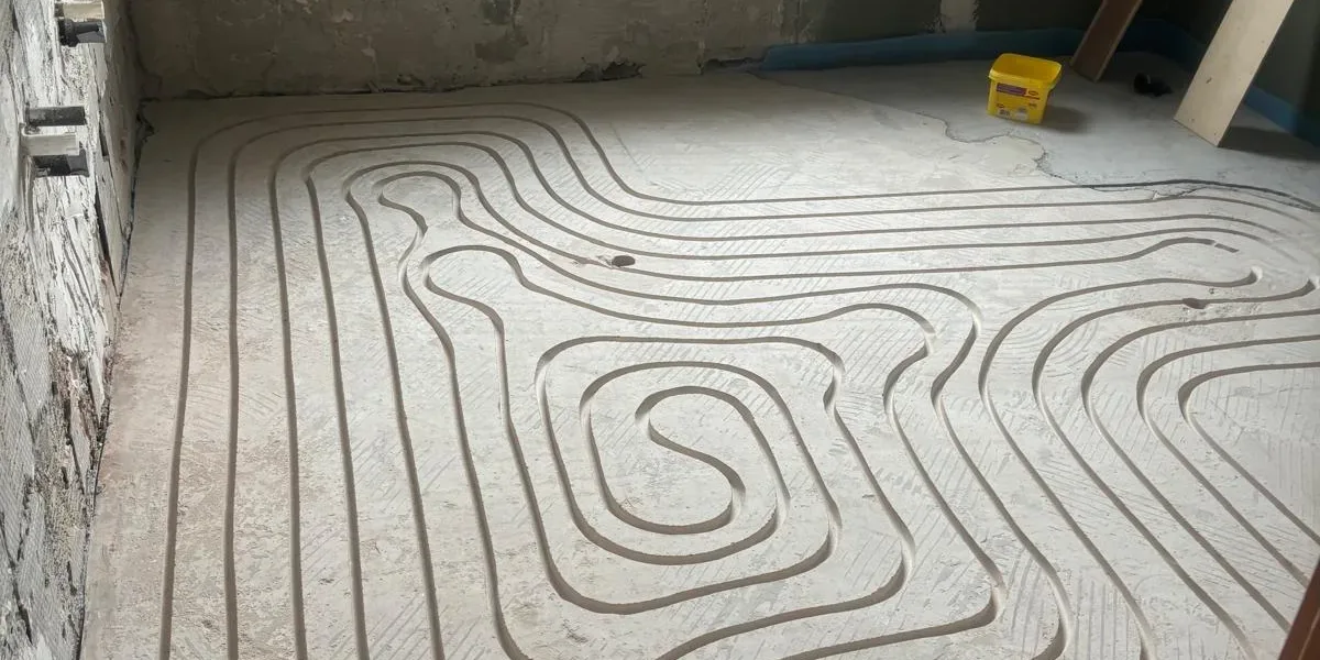 Rohbau mit gefrästem Estrich über die gesamte Raumfläche